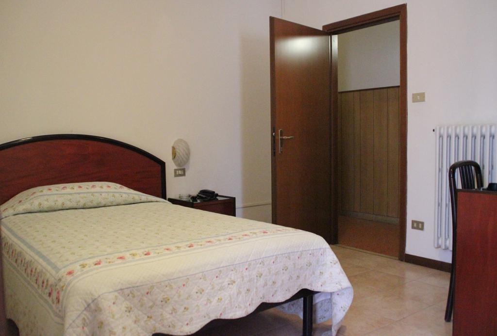 Nuovo Hotel San Martino Snc Casalecchio Di Reno Room photo