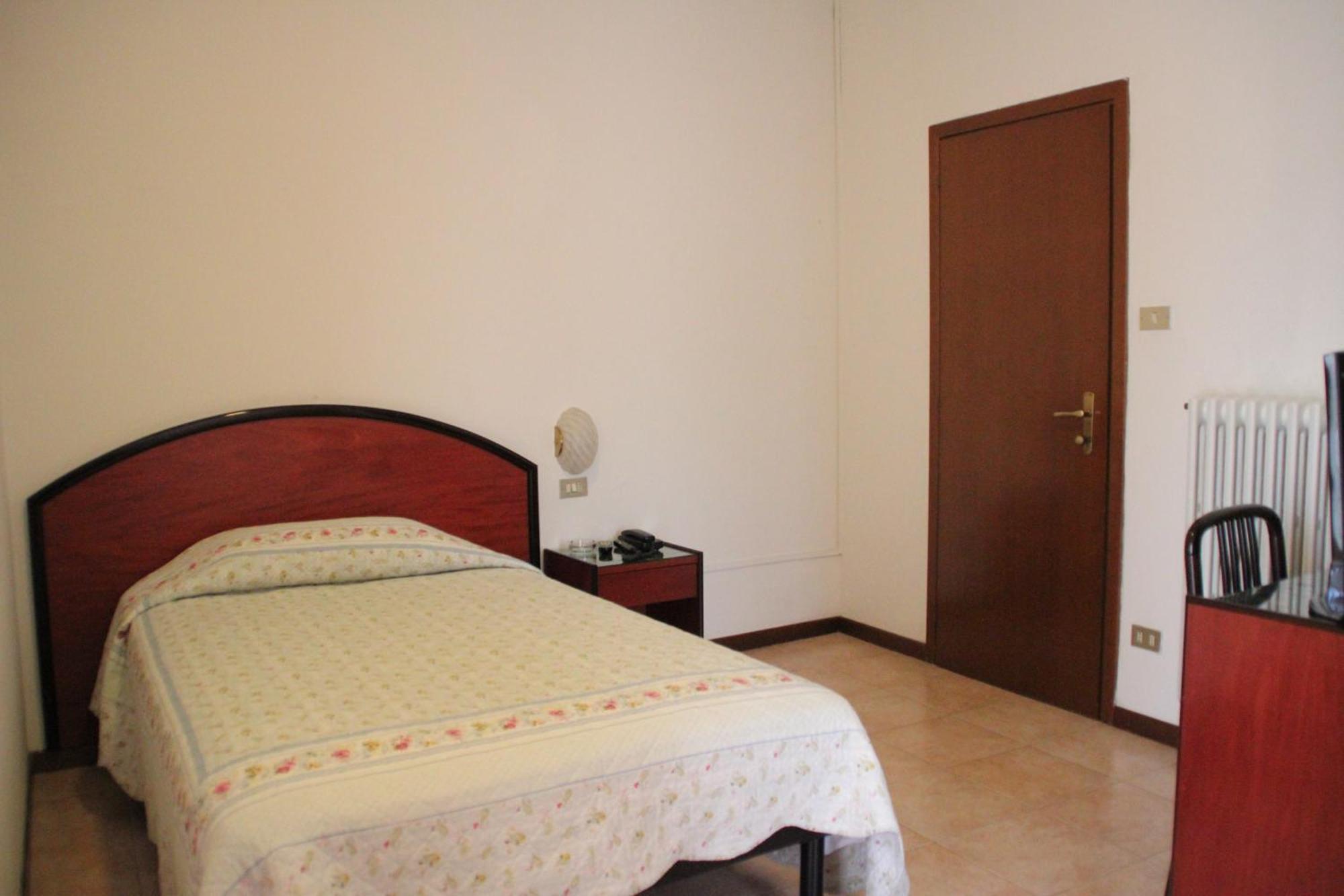 Nuovo Hotel San Martino Snc Casalecchio Di Reno Room photo